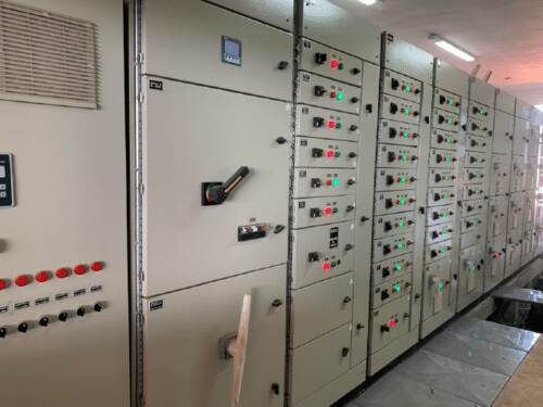 Painel CCM de gavetas Siemens com partida suave dos motores